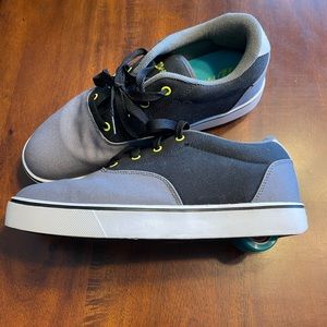 Heelys mens/teen shoes